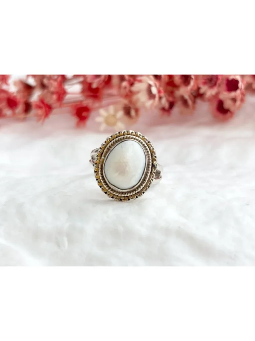 Natural Mother of Pearl Navajo Inspired Sterling Silver 925 Vintage Ring - sz 7